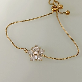 Çelik Gold Çiçek Figürlü Taşlı Zarif Bileklik