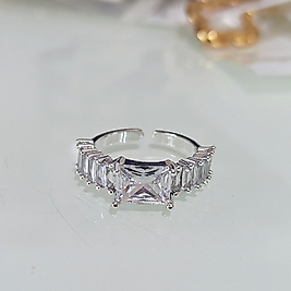 Çelik Gümüş Kaplama Taşlı Yüzük