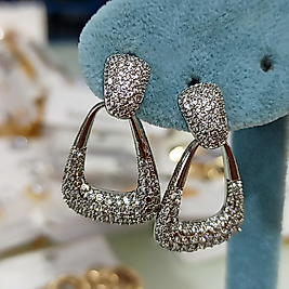 Vip Silver Taşlı Üçgen Şeklinde Küpe