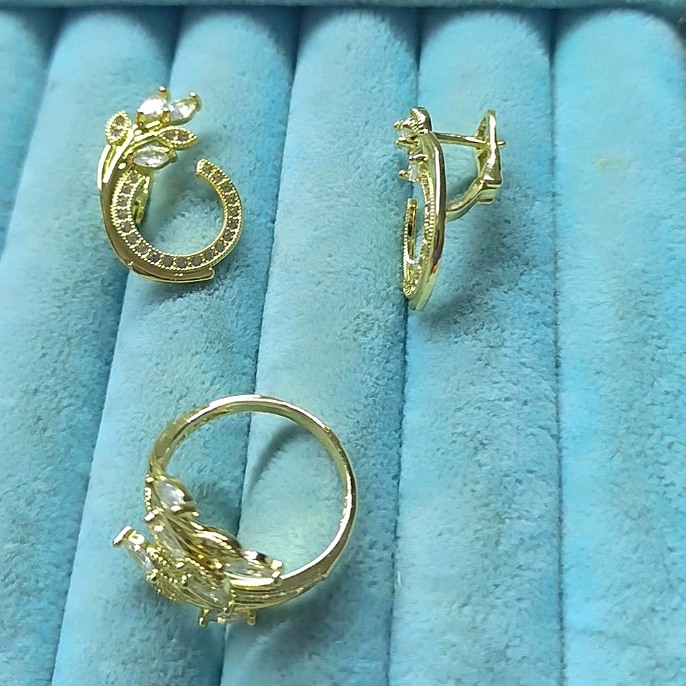 Yaprak Figürlü 14K Set