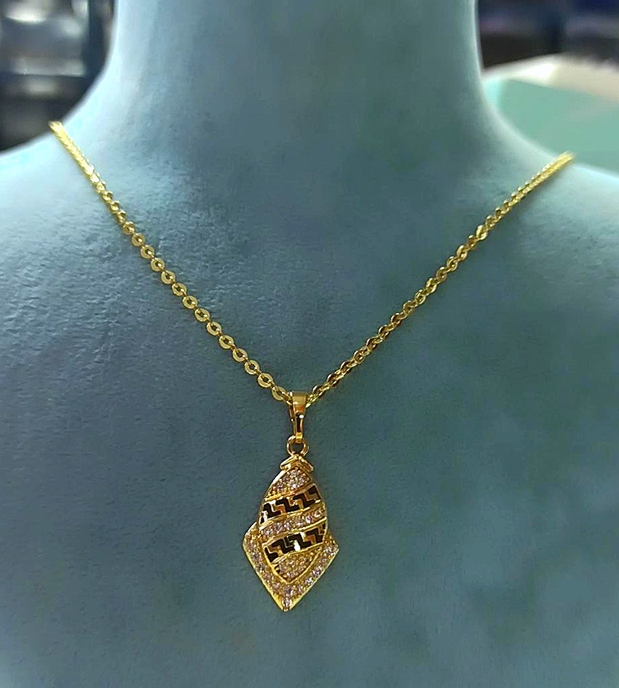 14K Xuping Marka Uç Kolye